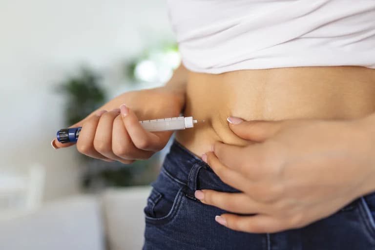 taking a look at retatrutide dosage being injected