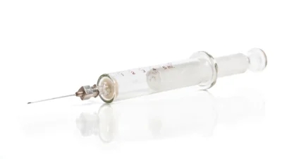 An injection syringe on a white background. [Injection Semaglutide]